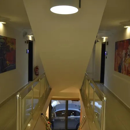 Otel Bella *